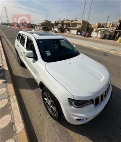 جیپ گراند شیرۆکی